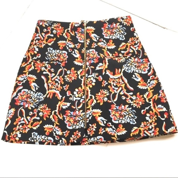 Zara Floral Full Zip Front Floral Mini Skirt - Picture 2 of 7